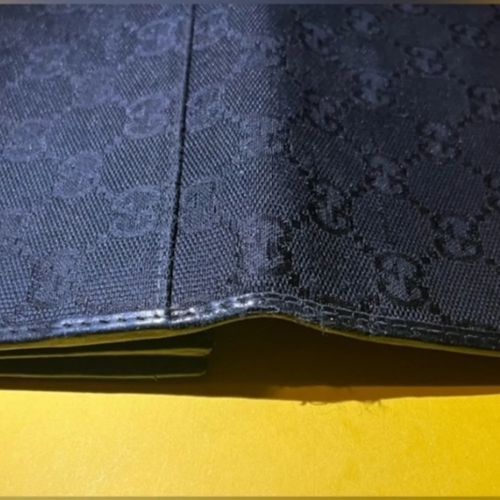 Gucci Black Wallet-EUC - Picture 5 of 14
